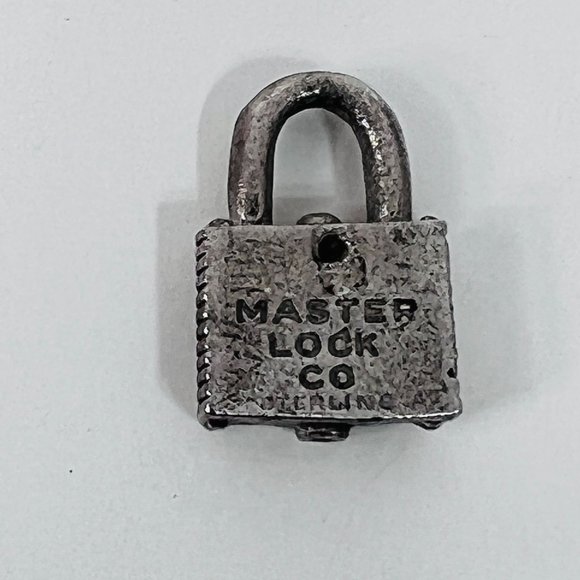 Master Lock Co Sterling Silver Charm Pendant Miniature Fixed Lock - Picture 3 of 7